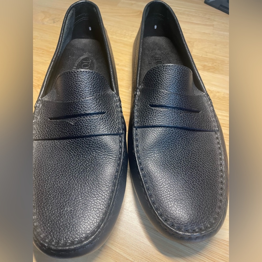 JP Tods Men’s Black Loafers Size 10US=9UK sizing. Tods are marked EU size